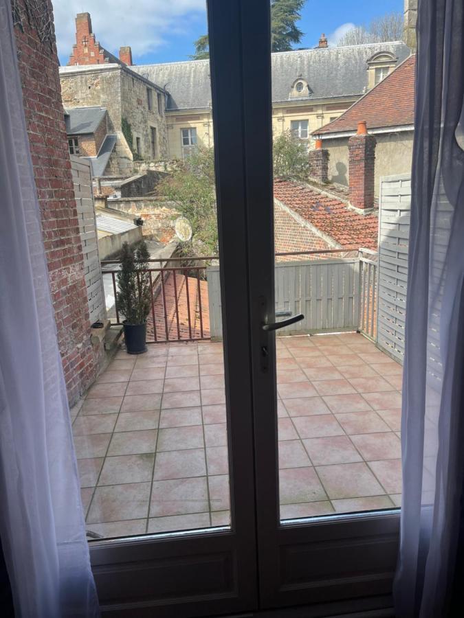 Erliz Apartman Noyon Kültér fotó